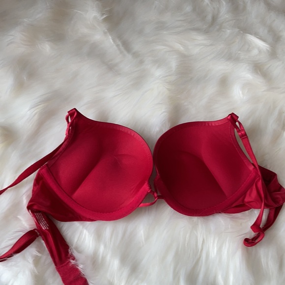 Victoria Secret bombshell Bra - Picture 2 of 4